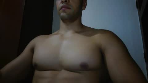 fitchestabs_69 online show from 05/20/26, 08:59