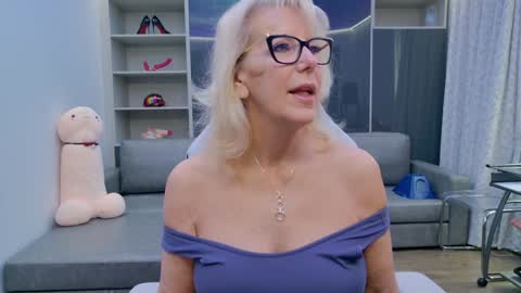 Bianca online show from 12/19/25, 02:57