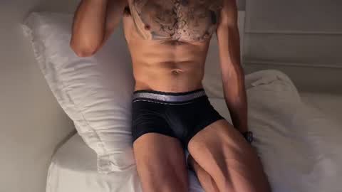 Snapshot of fitjacques chatting on 06/16/26, 03:09 fitjacques online show from 06/16/26, 03:09