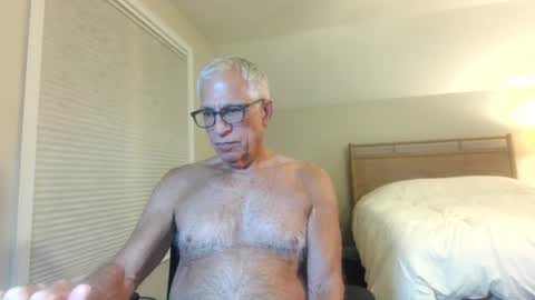 Snapshot of fitman999 chatting on 07/11/26, 02:03 Jon online show from 07/11/26, 02:03
