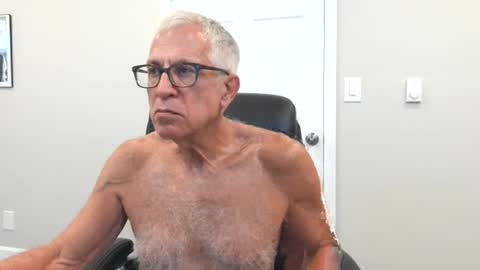 Snapshot of fitman999 chatting on 07/19/26, 08:12 Jon online show from 07/19/26, 08:12