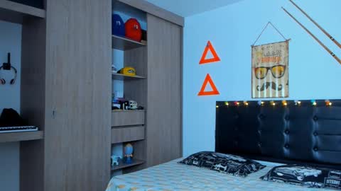 Snapshot of fitnolan chatting on 01/30/25, 01:42 Elias Valencia online show from 01/30/25, 01:42