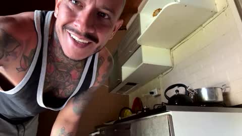 Elias Valencia online show from 05/25/26, 12:44
