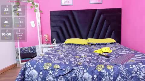 Snapshot of fitsexxyebony chatting on 02/21/26, 07:48 Violetta online show from 02/21/26, 07:48