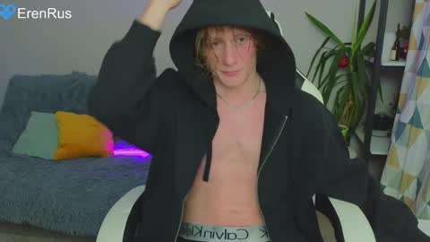 Snapshot of fixsicki chatting on 01/09/25, 03:15 Eren. online show from 01/09/25, 03:15