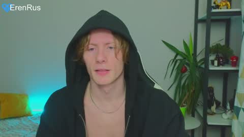 Snapshot of fixsicki chatting on 01/16/25, 03:02 Eren. online show from 01/16/25, 03:02