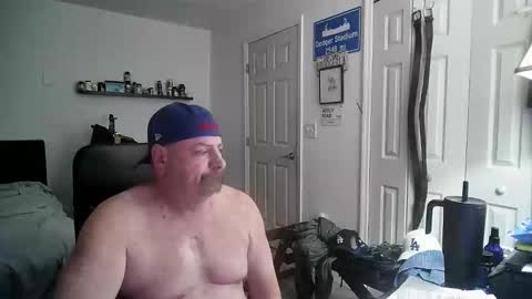 Snapshot of flaguy3233 chatting on 02/01/26, 05:28 Florida guy online show from 02/01/26, 05:28