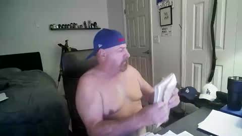 Snapshot of flaguy3233 chatting on 02/16/26, 06:26 Florida guy online show from 02/16/26, 06:26