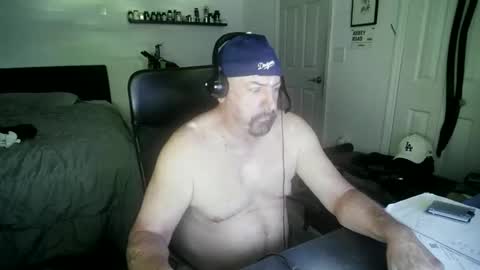 Snapshot of flaguy3233 chatting on 02/19/26, 05:42 Florida guy online show from 02/19/26, 05:42