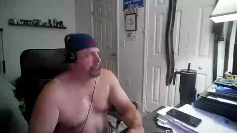 Snapshot of flaguy3233 chatting on 03/08/26, 05:22 Florida guy online show from 03/08/26, 05:22