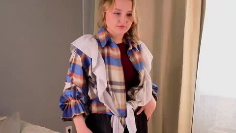 Amelia online show from 04/01/26, 03:29