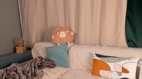 Amelia online show from 04/16/26, 12:55