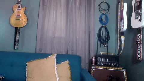 Flannel Dong online show from 10/12/25, 07:13