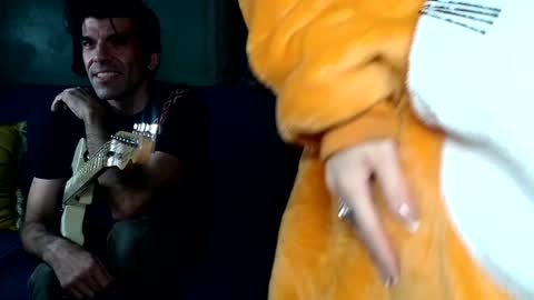 Flannel Dong online show from 11/30/25, 02:59