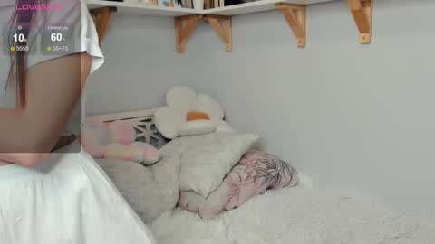 Snapshot of flawfull chatting on 10/17/25, 10:18 Cheryl 3 online show from 10/17/25, 10:18