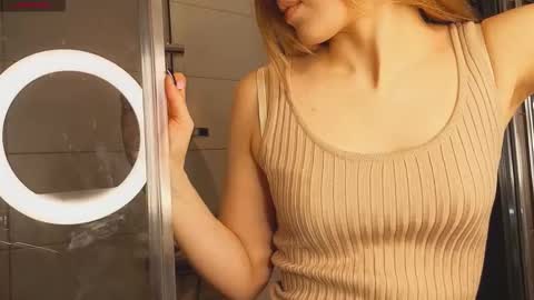 Amina online show from 03/13/26, 10:33