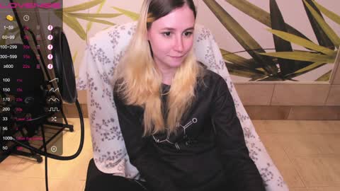 FlexiMona online show from 01/25/25, 03:52