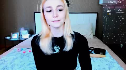 FlexiMona online show from 09/27/25, 09:25