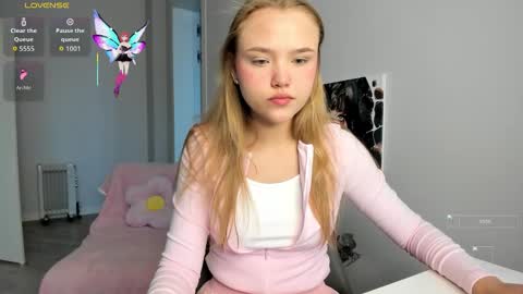 Mona online show from 10/14/25, 12:55