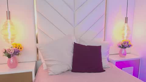 Luna online show from 09/15/25, 12:38