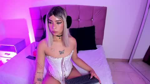  Flor  online show from 04/17/26, 04:26