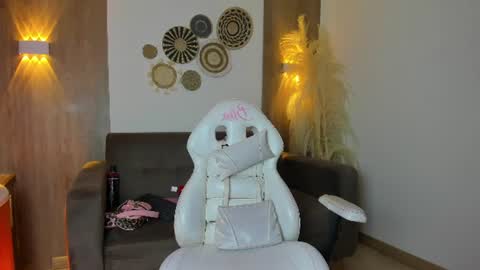 Snapshot of flor_pink chatting on 07/09/26, 04:16 Flor online show from 07/09/26, 04:16