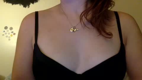 Snapshot of floraexploration chatting on 12/23/24, 12:25 floraexploration online show from 12/23/24, 12:25