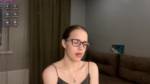 Snapshot of florafitch chatting on 09/22/25, 05:48 Anna online show from 09/22/25, 05:48