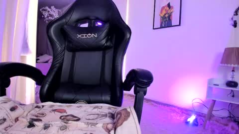 Its a pleasure to meet you. Im Flower. Help me reach 1k. Follow me. online show from 04/19/26, 06:10