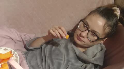 say meow and send tip  online show from 12/03/25, 07:01