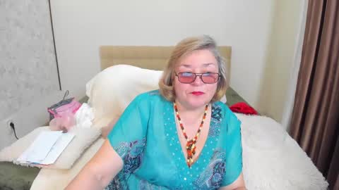 Snapshot of flowerlover8 chatting on 02/12/25, 01:59 Flowerlower online show from 02/12/25, 01:59