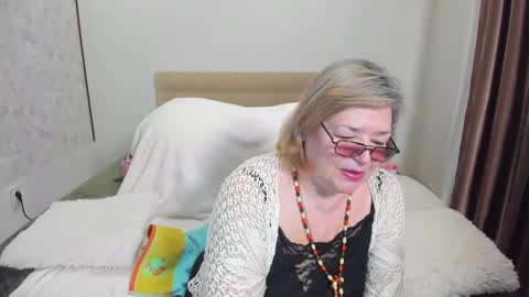 Snapshot of flowerlover8 chatting on 02/13/25, 04:22 Flowerlower online show from 02/13/25, 04:22