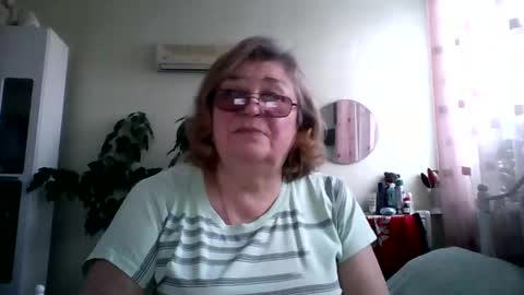 Snapshot of flowerlover8 chatting on 02/22/25, 02:30 Flowerlower online show from 02/22/25, 02:30