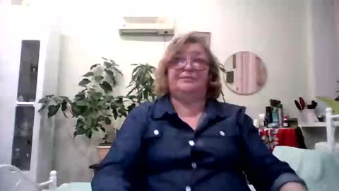 Snapshot of flowerlover8 chatting on 02/26/25, 06:00 Flowerlower online show from 02/26/25, 06:00