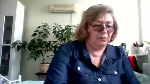 Snapshot of flowerlover8 chatting on 03/01/25, 12:56 Flowerlower online show from 03/01/25, 12:56