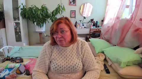 Snapshot of flowerlover8 chatting on 10/20/25, 01:11 Flowerlower online show from 10/20/25, 01:11