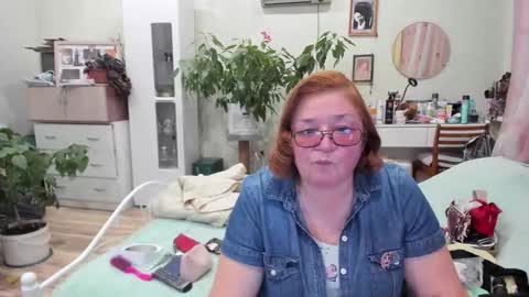 Snapshot of flowerlover8 chatting on 11/03/25, 03:02 Flowerlower online show from 11/03/25, 03:02