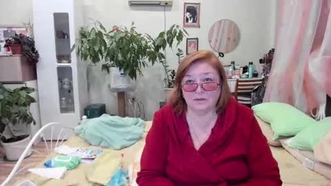 Snapshot of flowerlover8 chatting on 11/05/25, 06:52 Flowerlower online show from 11/05/25, 06:52