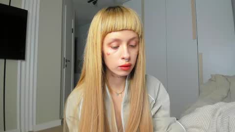 Flower online show from 04/12/26, 01:38