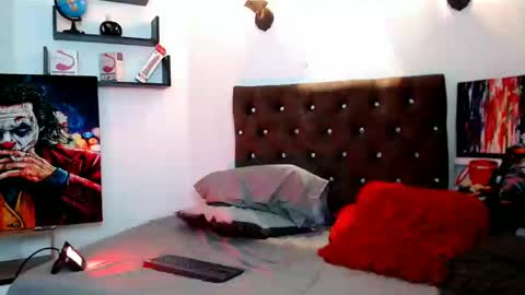 flowers109 online show from 02/18/25, 01:32