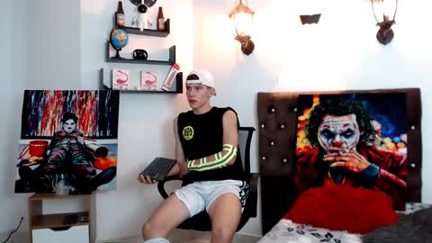 flowers109 online show from 02/24/25, 10:25