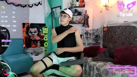 flowers109 online show from 10/25/25, 10:48