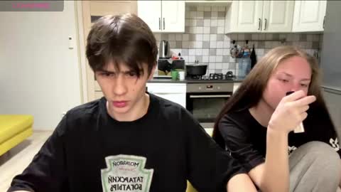 flowerscouple online show from 04/16/26, 10:12