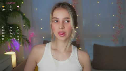 Adeline online show from 01/11/25, 07:49