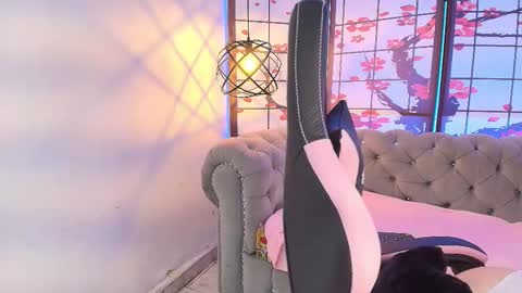  FLUFFY BUBBLE  online show from 11/24/25, 04:12