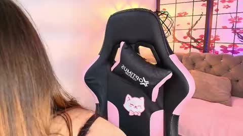  FLUFFY BUBBLE  online show from 01/08/26, 04:15