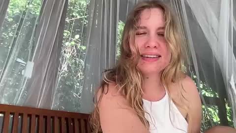 fluffy_bunnyxxx online show from 01/10/25, 09:02