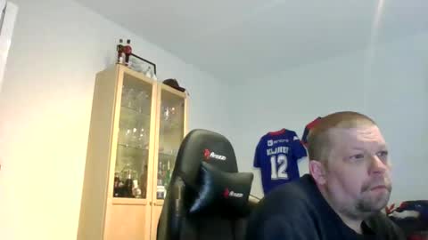 fluffy_espen online show from 03/28/26, 06:24