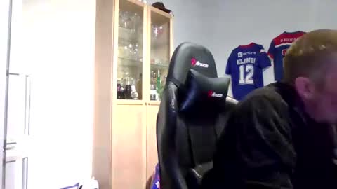 fluffy_espen online show from 04/12/26, 02:00