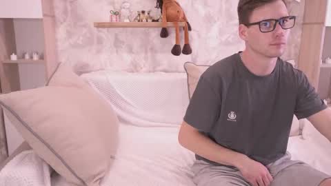 Fluffy and Krut online show from 12/14/25, 08:24